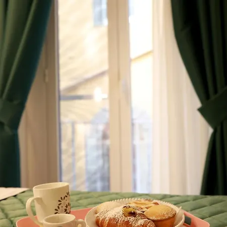 Alojamento de Acomodação e Pequeno-almoço Le Chiavi Di Parthenope Nápoles